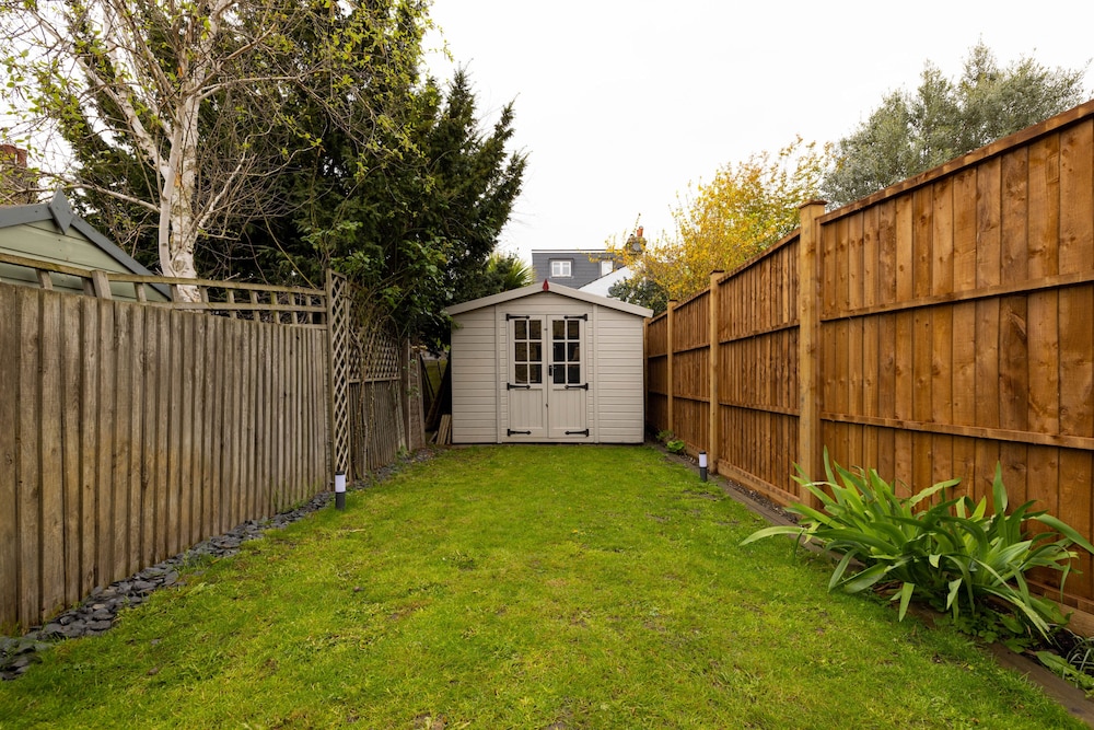 outdoor bbq area