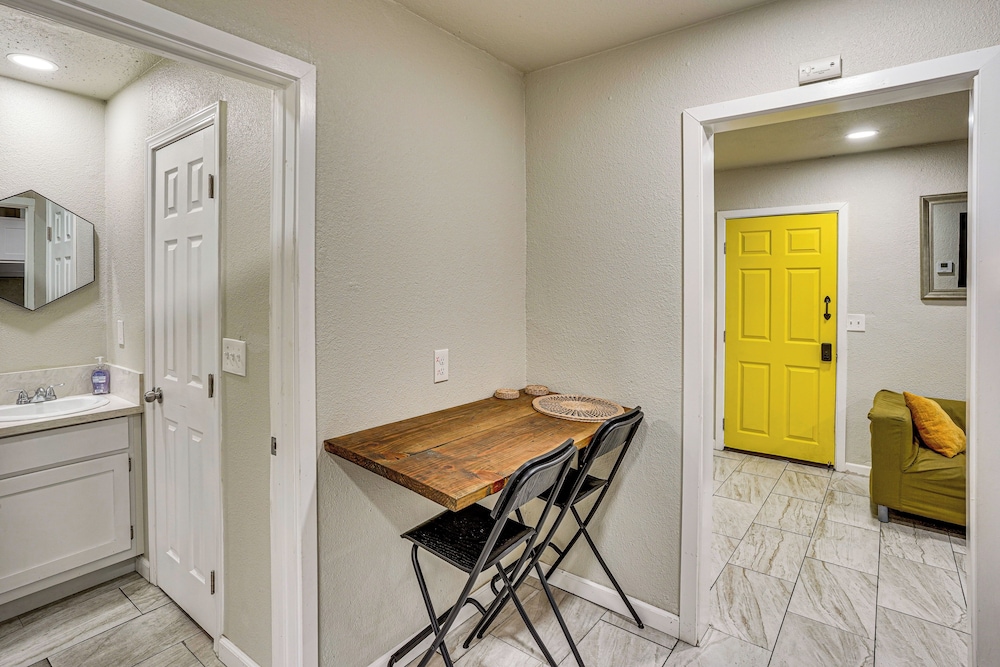 Explore LA & Long Beach: Compton Condo w/ Patio