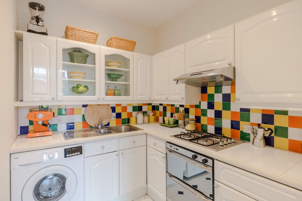 Traditional 2 Bed Apartment Notting Hill