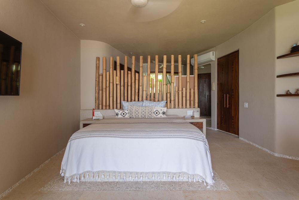 Punta Majahua Condos