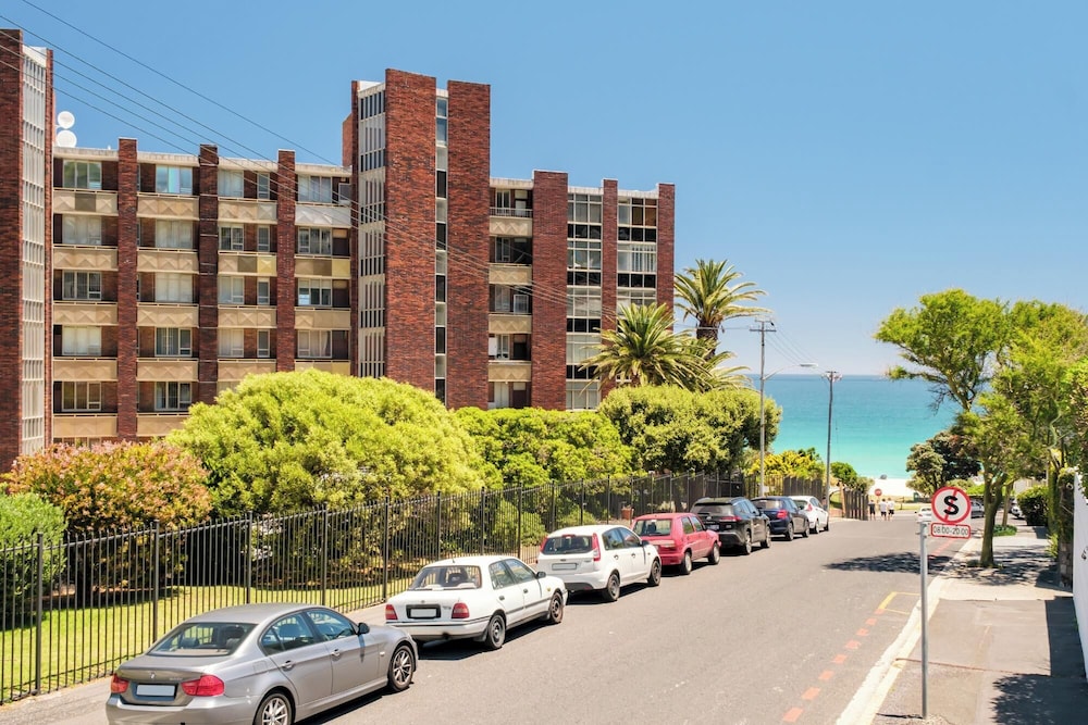 Camps Bay Seaside Beach View Apartment Palm Bay