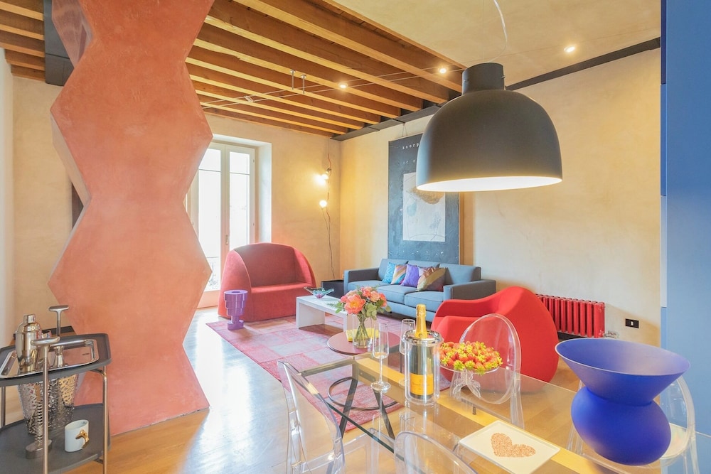 Night at the Museum Apartment by Rent all Como