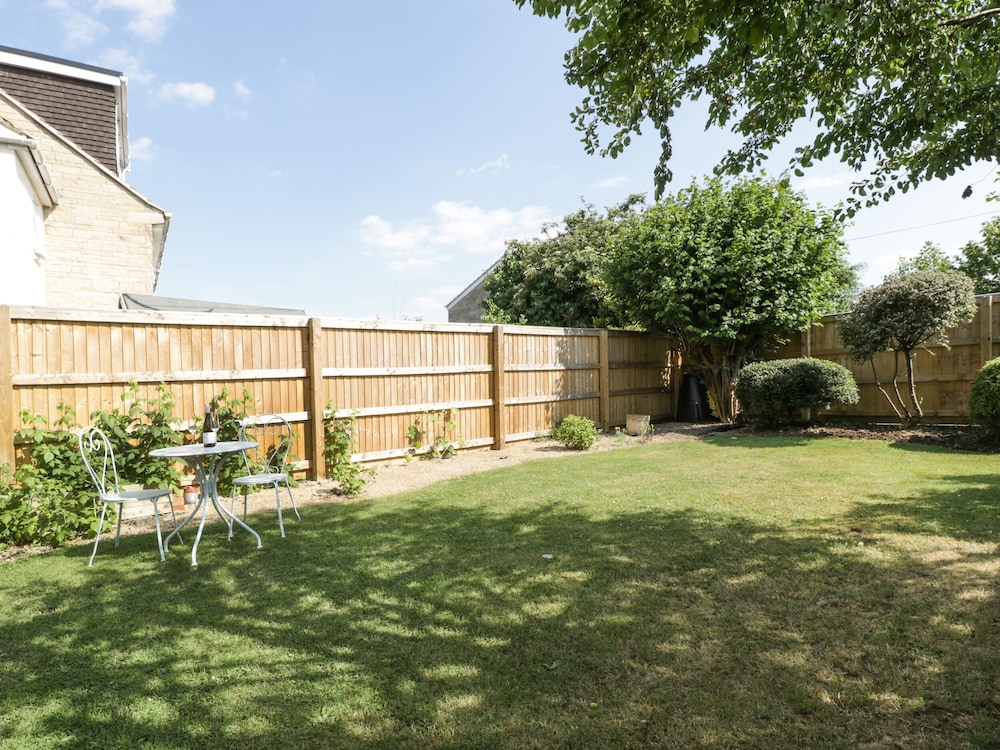 16 Mythern Meadow