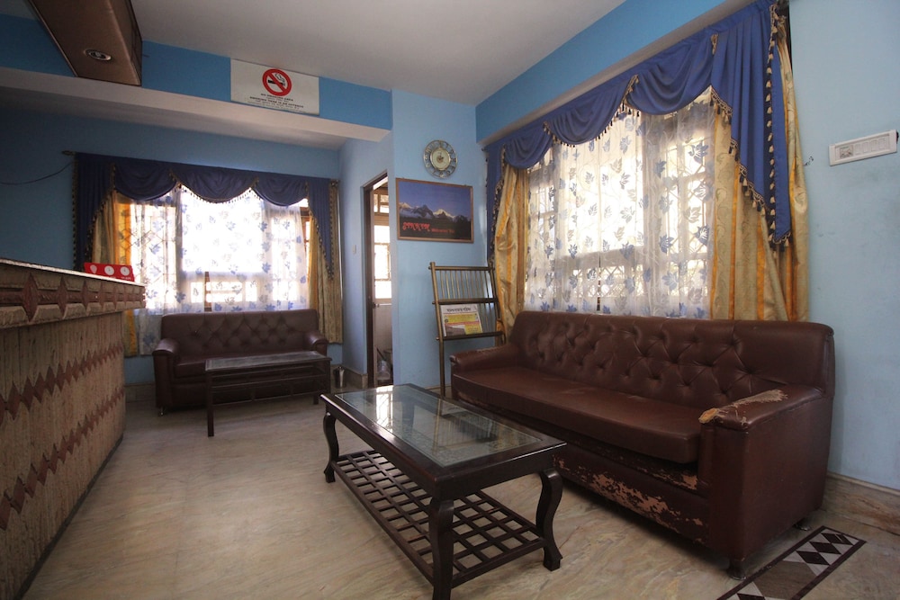 OYO 10587 Vanjula Residency