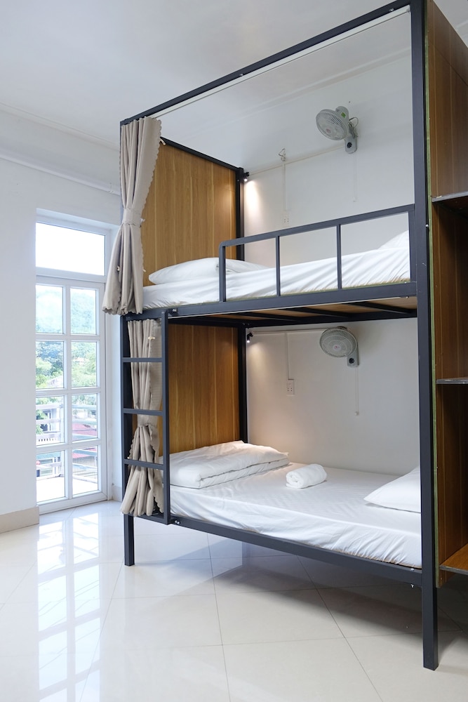 RAW Hostel - Tour & Motorbikes Rental