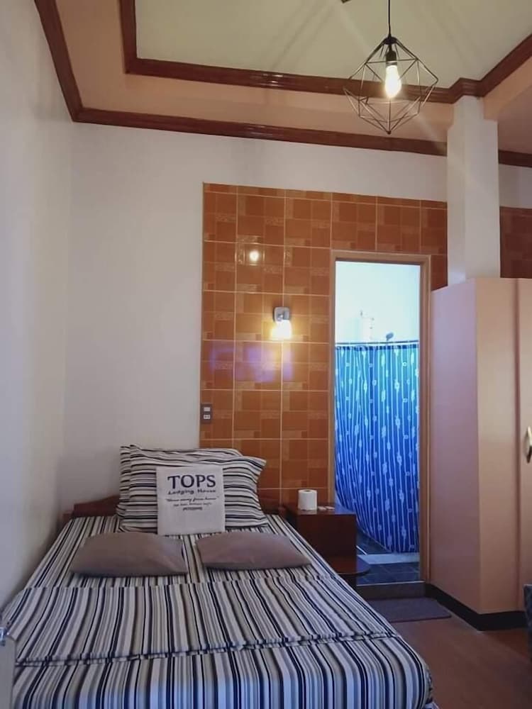 Tops Lodging House