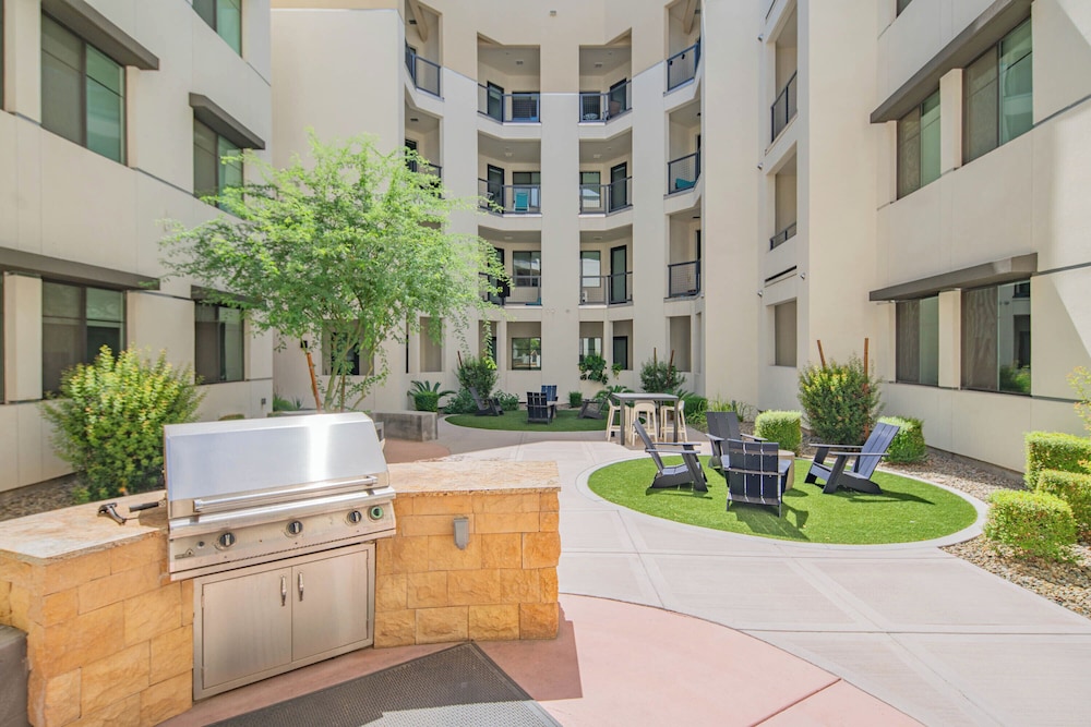 ROVE LIVING/KB - Scottsdale Grand