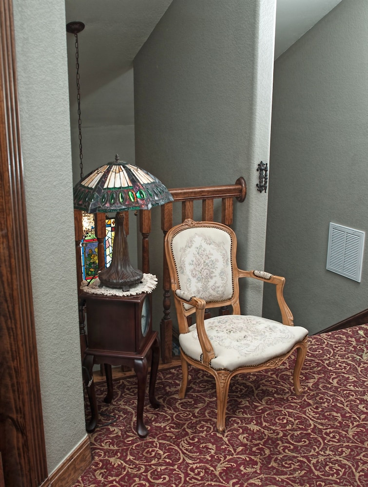 Yellow Rose Inn