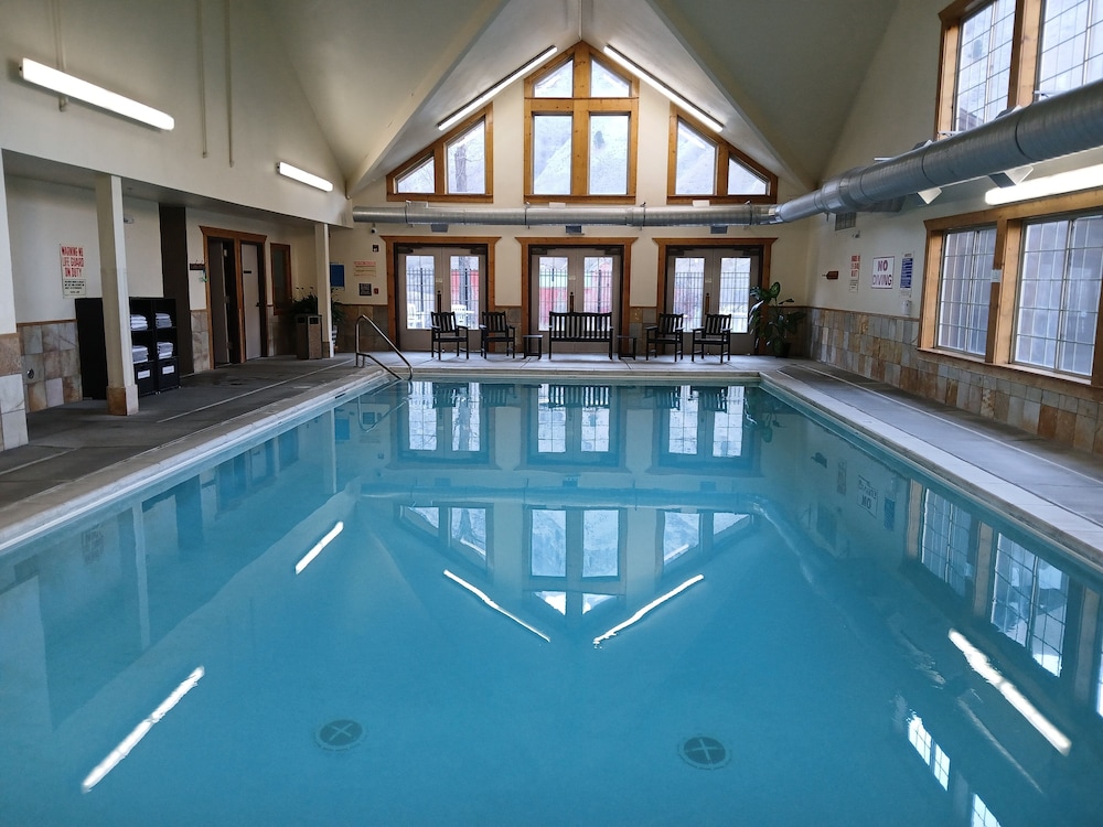 Salmon Rapids Lodge