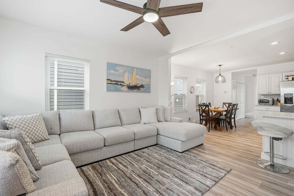 Sea Bright Gem Steps To Beach + Parking 4 Bedroom Home