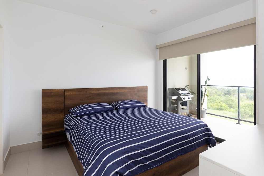 Ourfriends Condo by Acomodo