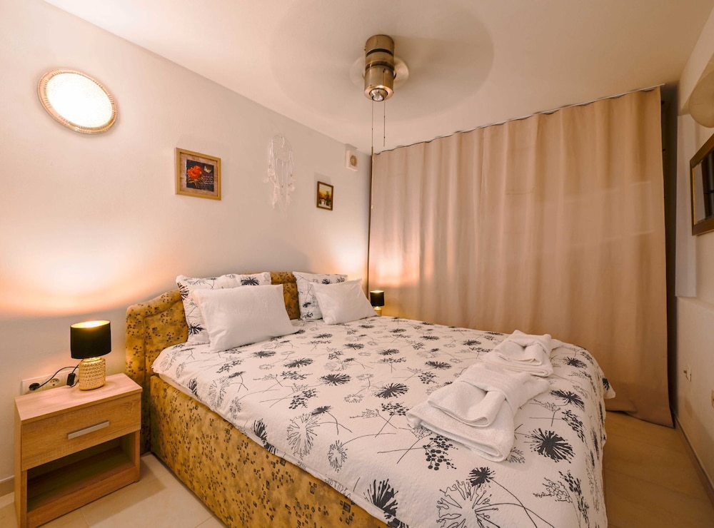Classic and Smart Rovinj Apartment With Terrace