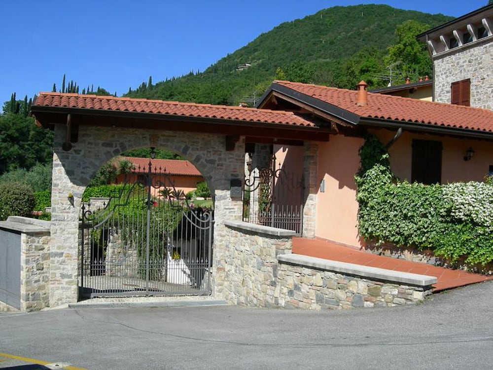 Lovely Flat With Shared Pool and Amazing Lake View