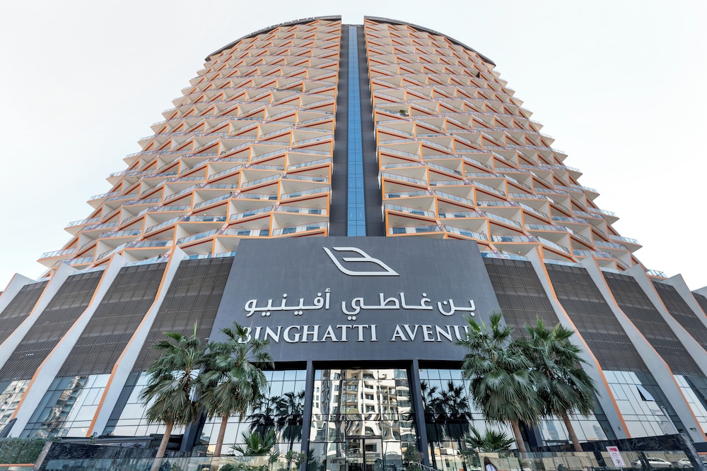 Modern 1BR with Pool and Gym Al Jaddaf