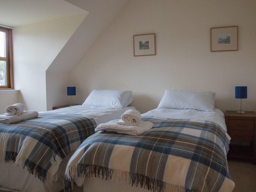 Highland Holiday Homes - Tulloch Ard