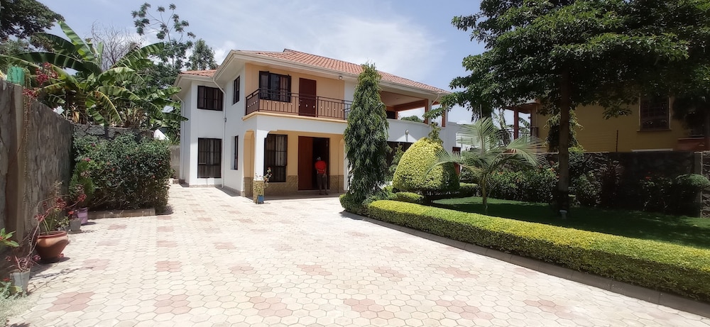 Afroclan House view 5