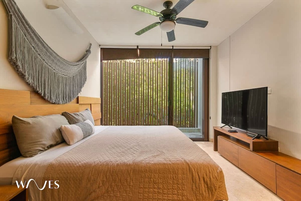 2 Br PH w Private Pool in Luxury Gated Community