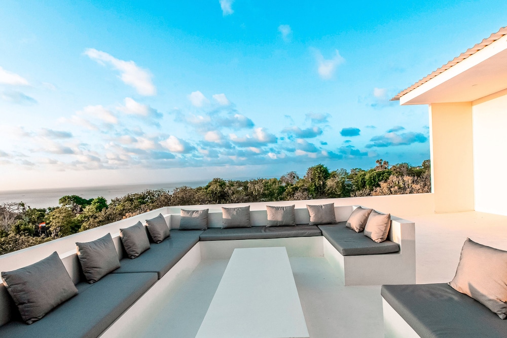 Balangan Beach Villa Freya view 5