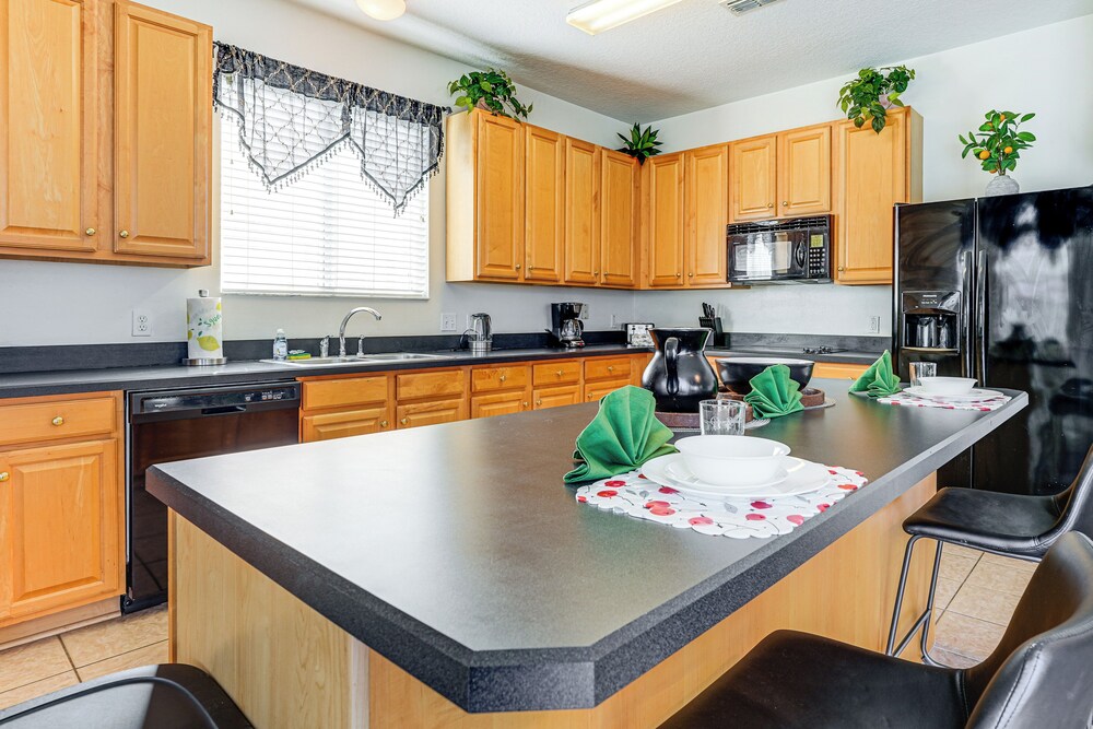 Near Disney & Golf: Pet-friendly Davenport Home!