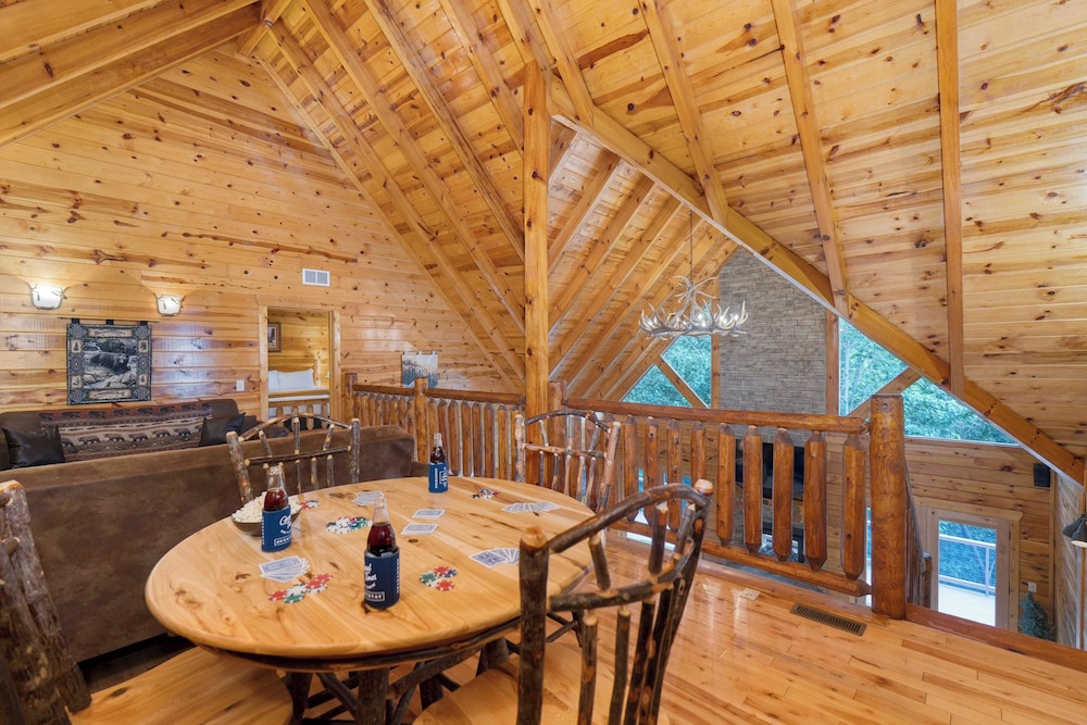 Big Bear Cove Hot Tub, Game Room, Fireplace + Smoky Mtn Views