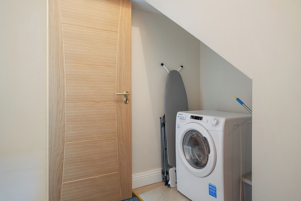 Avari Apartments - Notting Hill
