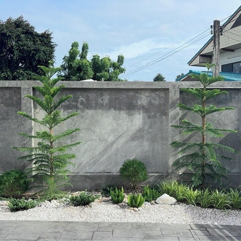 HOUSE NO.89