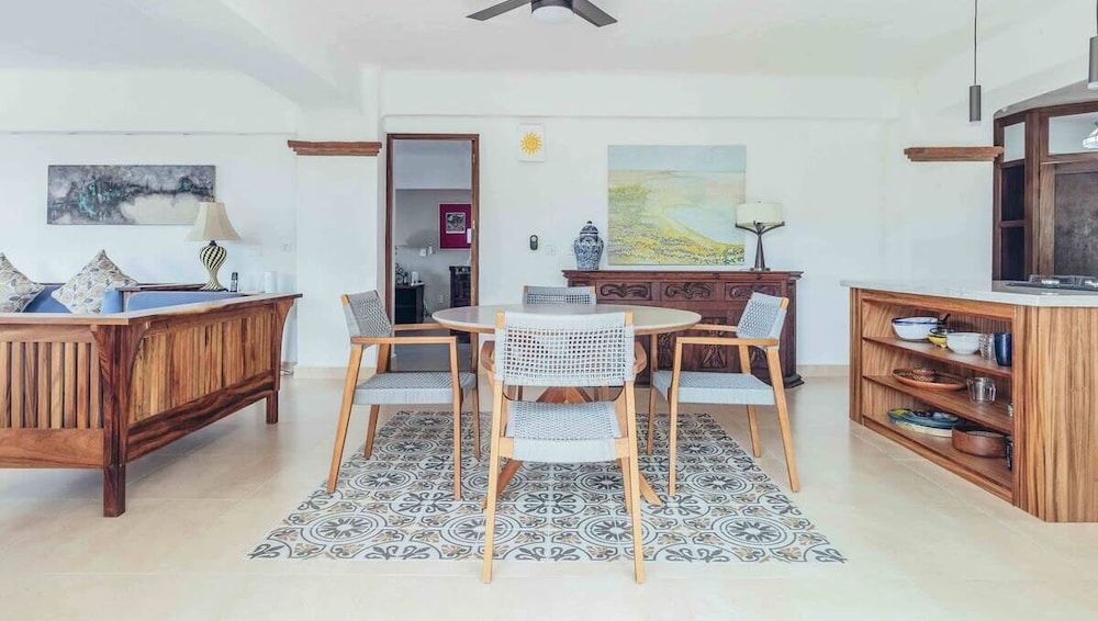 Ocean View 2Br Condo-balcony-beach-pool - 214