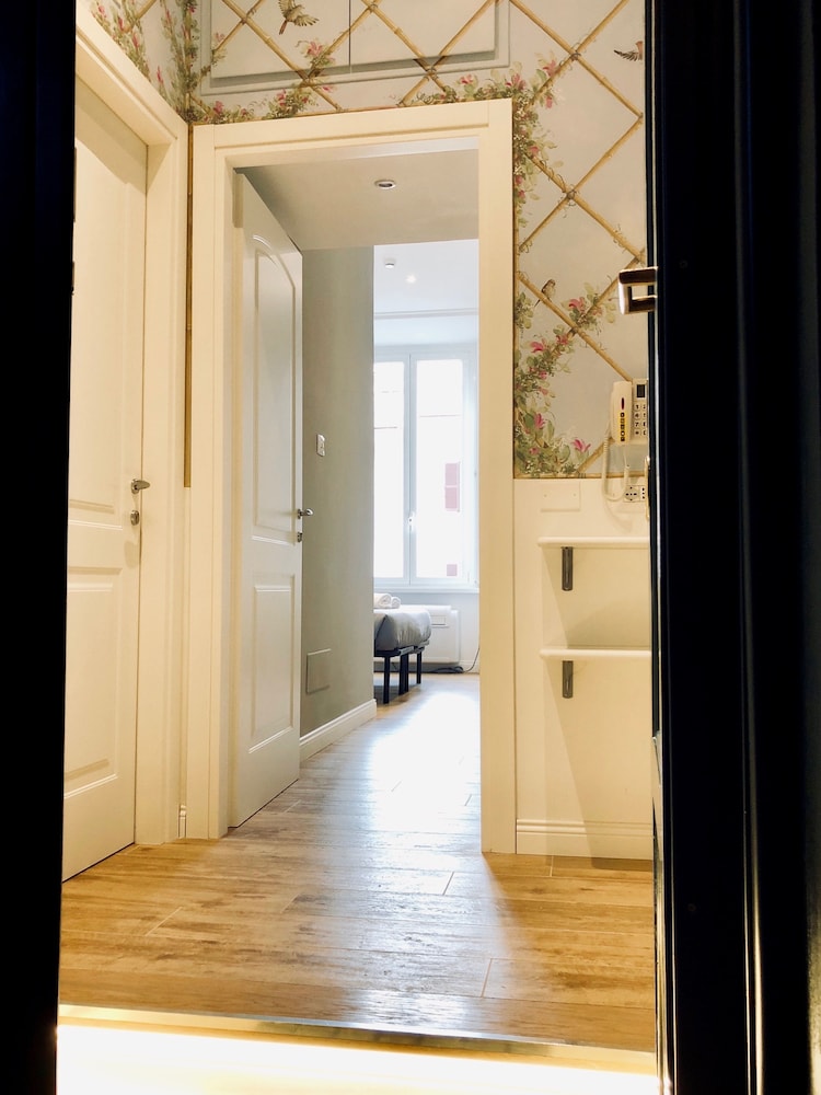 Audrey's Roman Holidays Suites&Rooms
