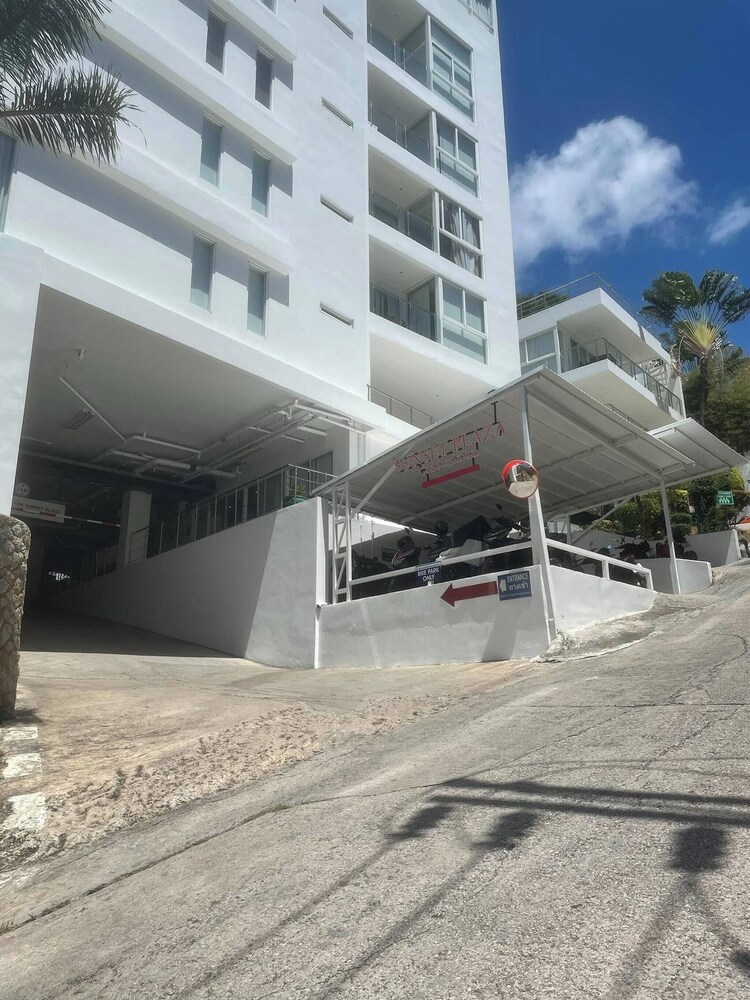 B11 Sunset Plaza Partial Seaview 1 Bedroom 1 Bathroom With Large Jaguzzi