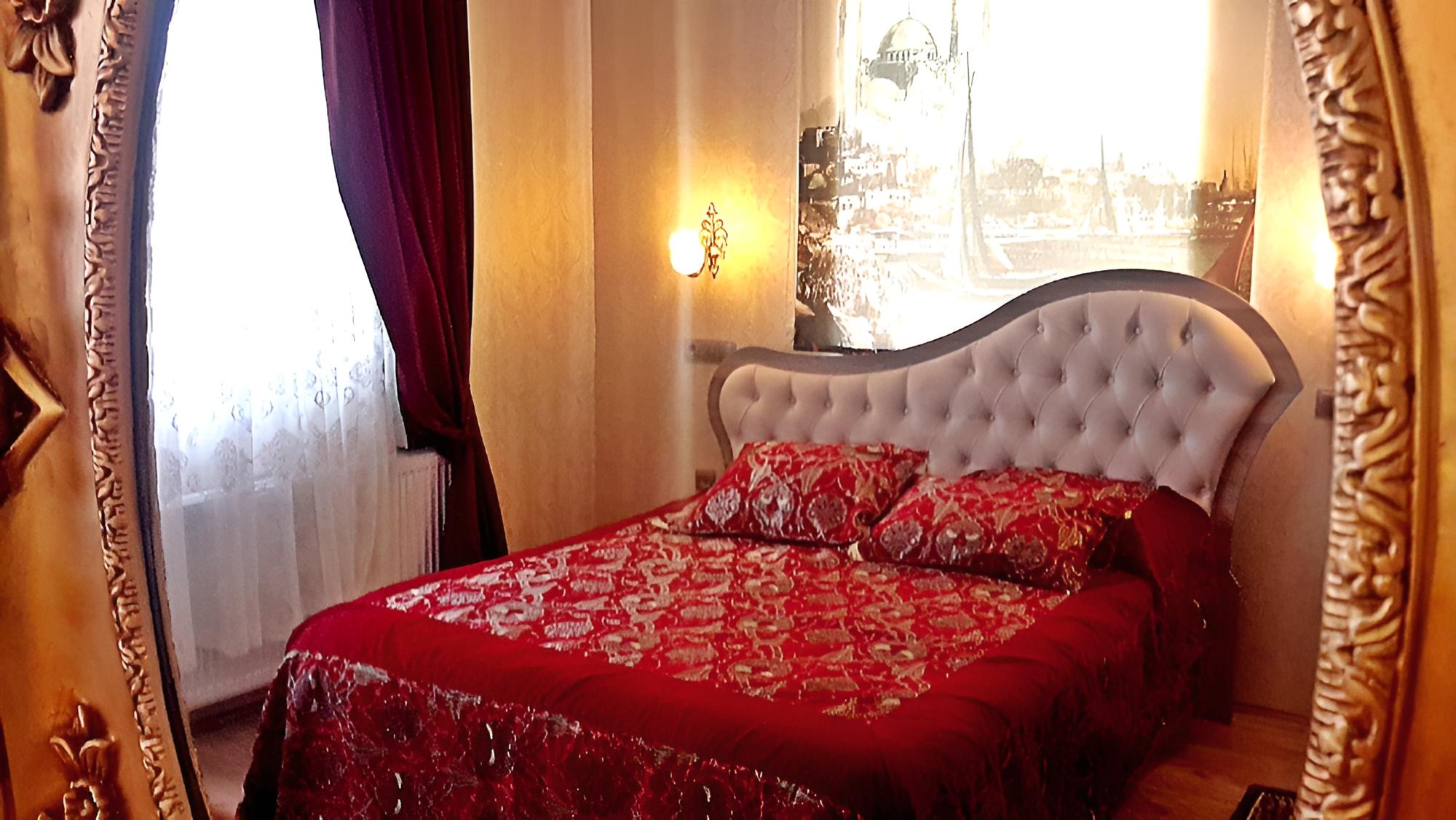 Dedeli Deluxe Hotel
