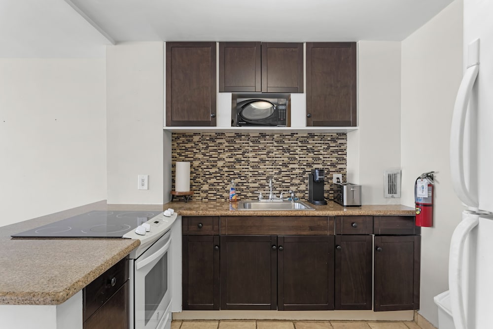 Bay Harbor Sunset Apt 3B