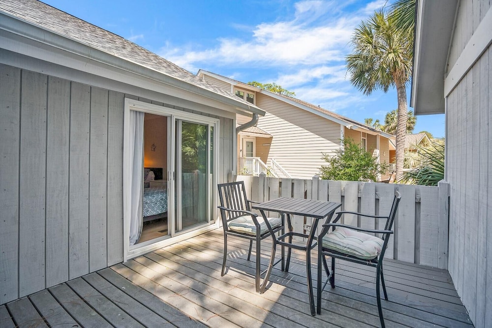 Beautifully Maintained 3-bed, 3-bath Home Offers Comfort & Privacy