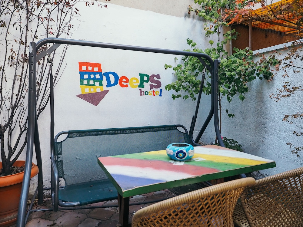 Deeps Hostel