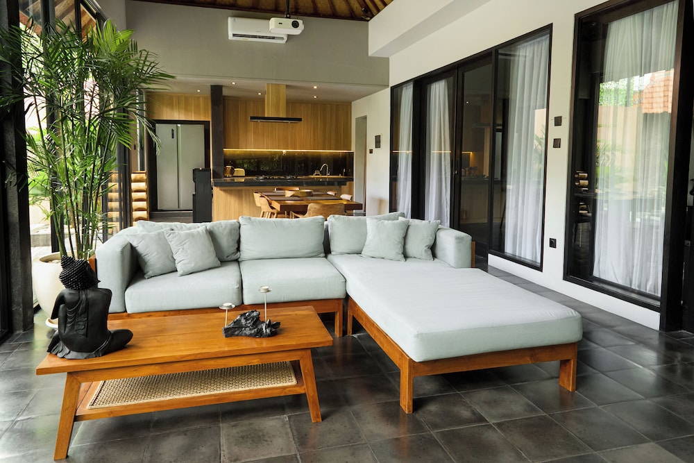 Villa Savaya Canggu Batu Bolong
