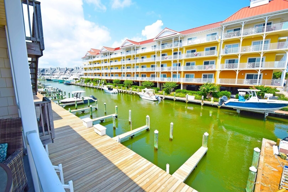 Aronimink 1b 2 Bedroom Condo