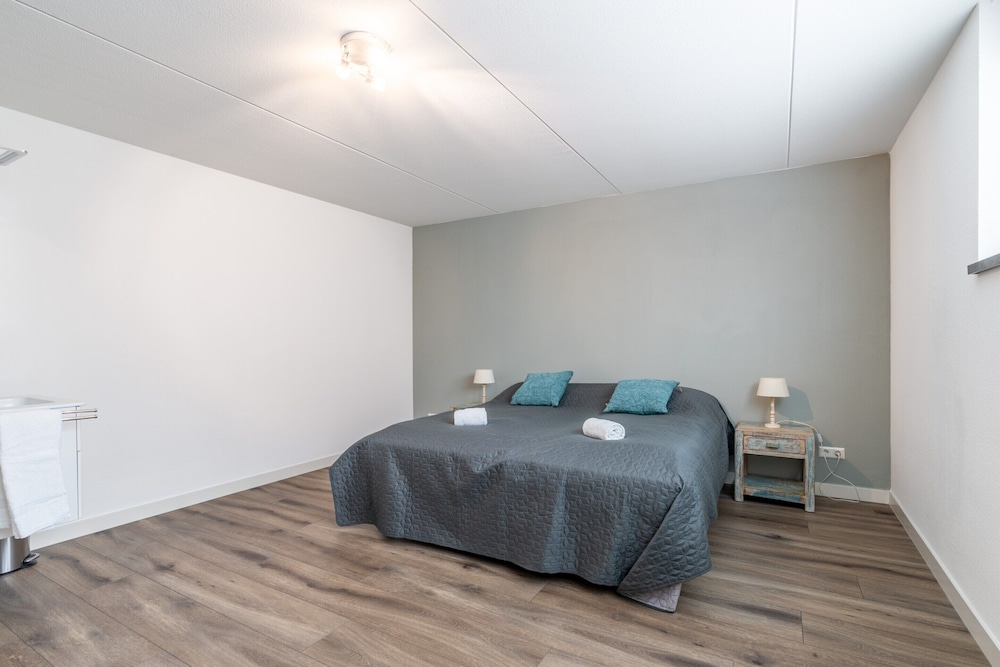 Spacious and Bright 10-person Holiday Villa