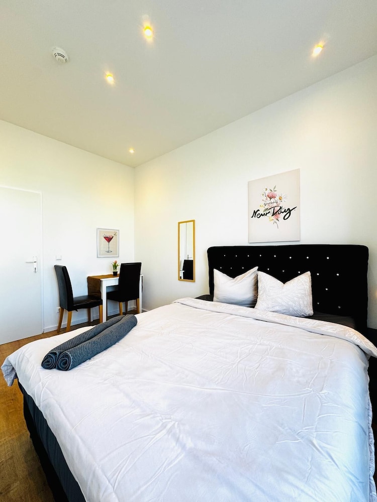 Cozy 3BR Apt Near Kaufpark Alterlaa