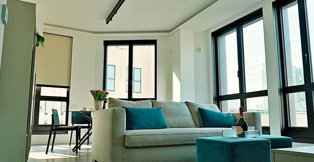 San Babila Central Tower by Rentopolis - High-end 1bdr with panoramic terrace overlooking Duomo