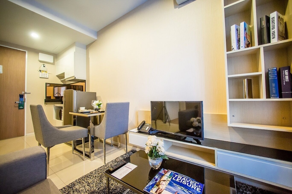 Mövenpick Residences Ekkamai Bangkok 5