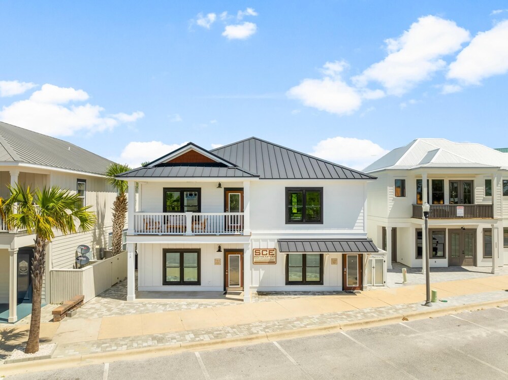 Pet Friendly Beach House - Marina View