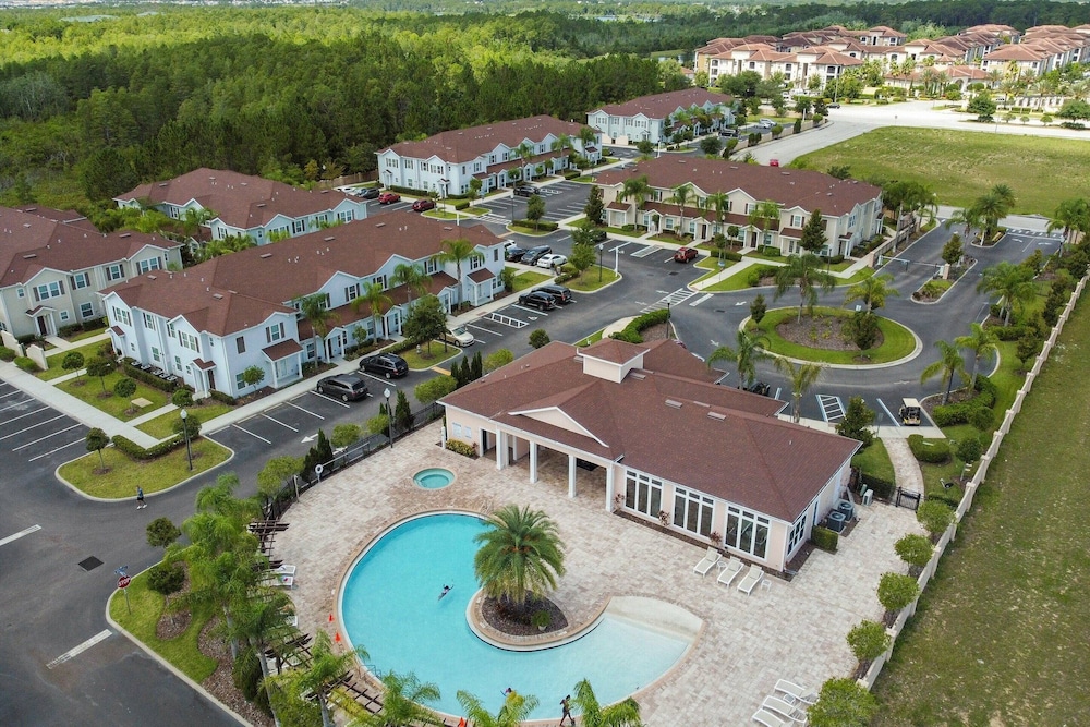 Lucaya 3BR Townhome 15min to Disney Gated