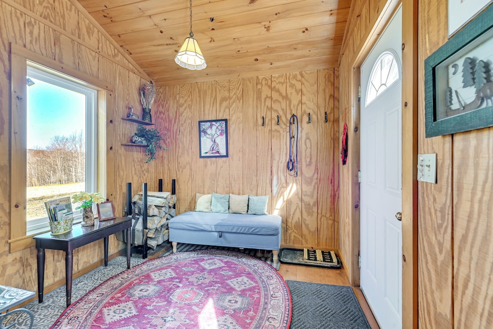 3 Mi to Catskill Scenic Trail: Stamford Cottage