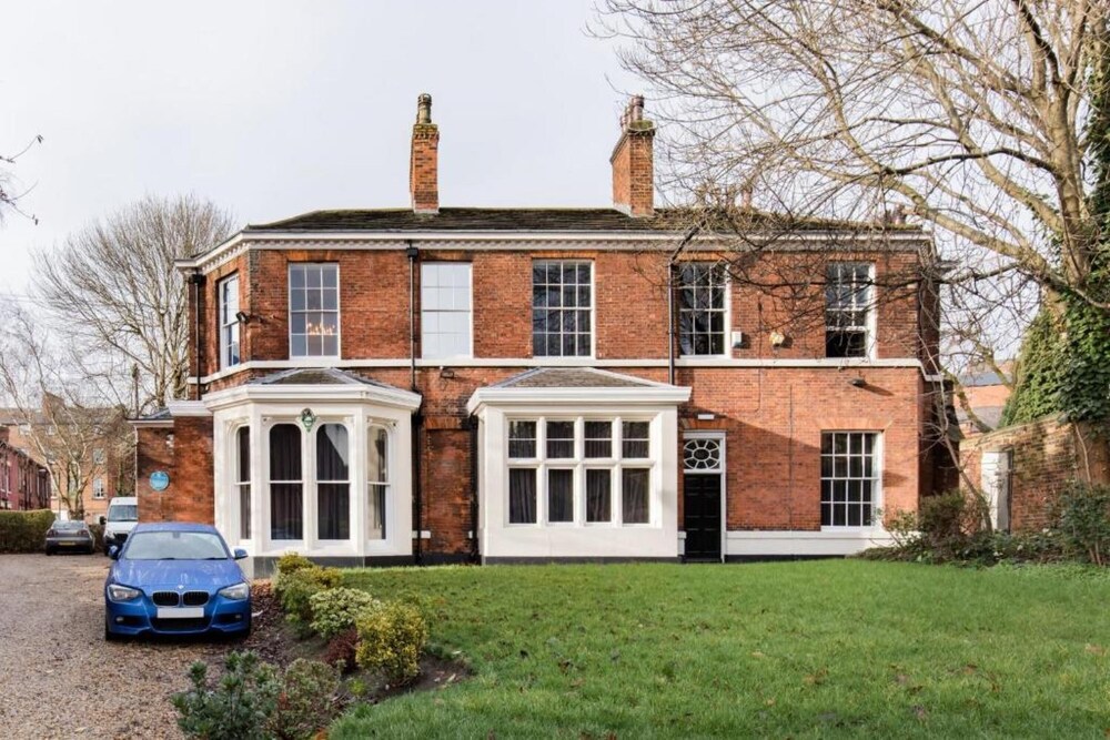 Hotel Claremont The Waterhouse - Image 1