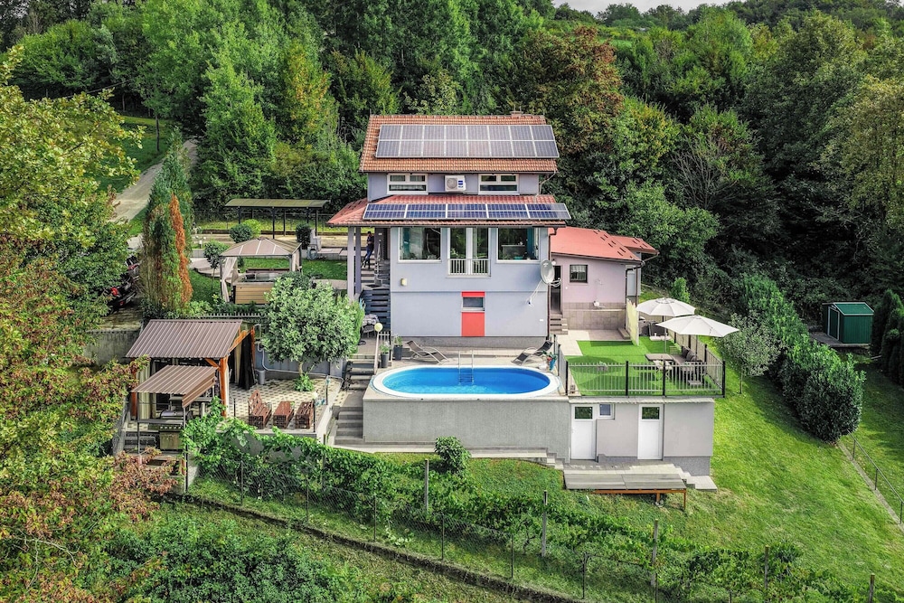 Riverside House With Pool and Hot Tub
