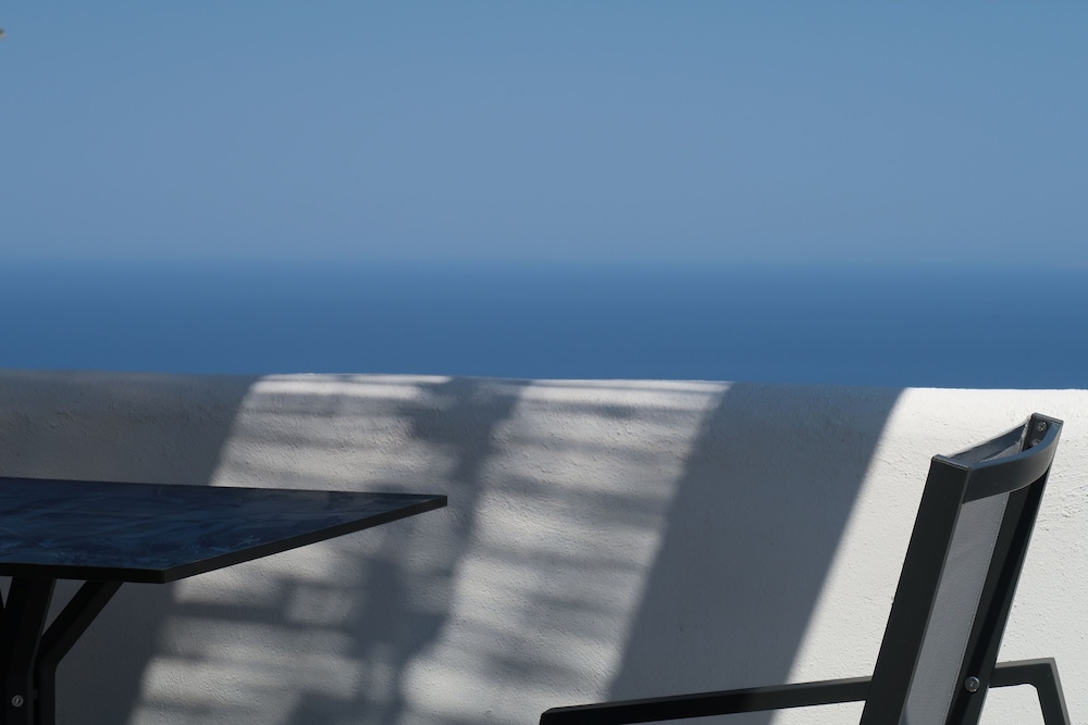 Blé Suites Santorini