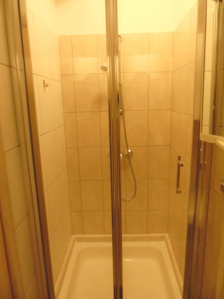 Guesthouse Frank en Split — bathroom