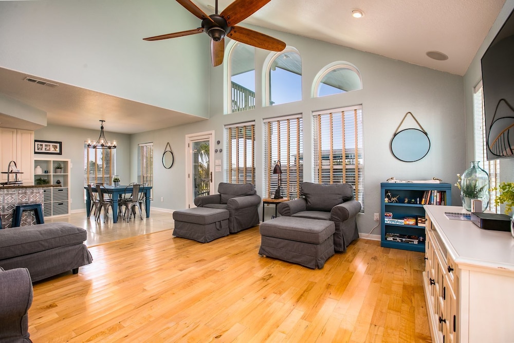 Margaritaville on the Bay by Ryson Vacation Rentals