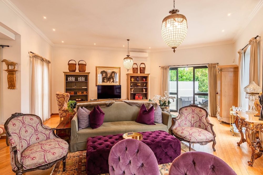 The Ivy Apartments