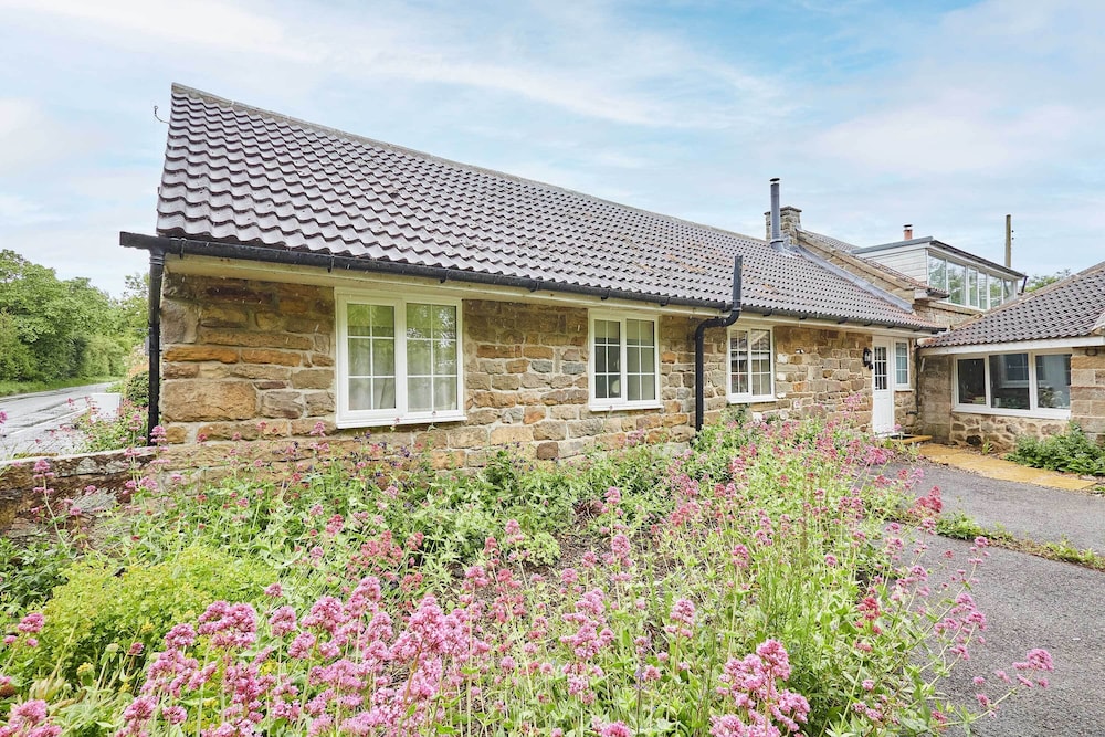 Host Stay Lane Farm Cottage