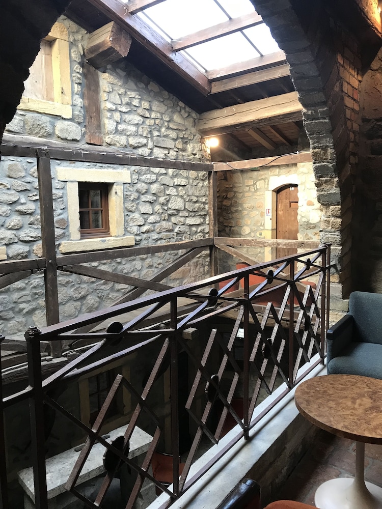 Aux Prisons de Montagny